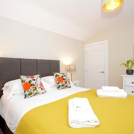 The Mews - 2 Bedroom Luxury, Spacious House With Free Parking ยอร์ค ภายนอก รูปภาพ