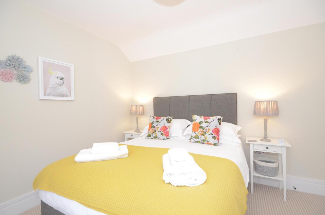The Mews - 2 Bedroom Luxury, Spacious House With Free Parking ยอร์ค ภายนอก รูปภาพ