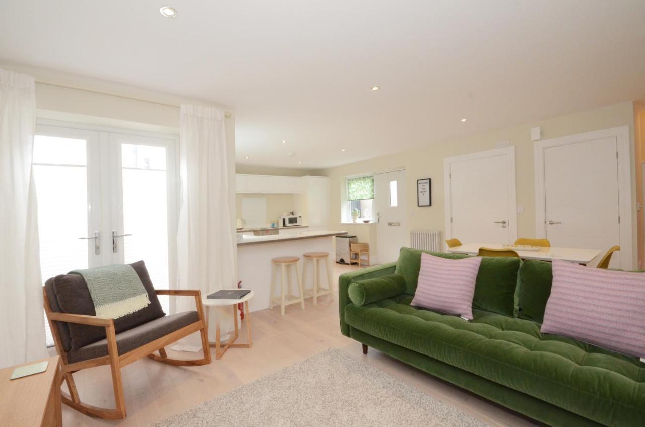 The Mews - 2 Bedroom Luxury, Spacious House With Free Parking ยอร์ค ภายนอก รูปภาพ